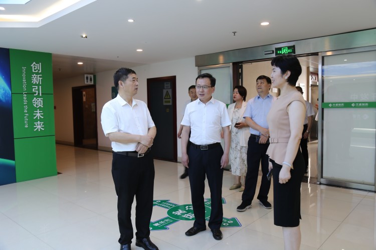 常德市汉寿县县委副书记王时雨一行莅临南宫娱乐制药考察调研_南宫娱乐